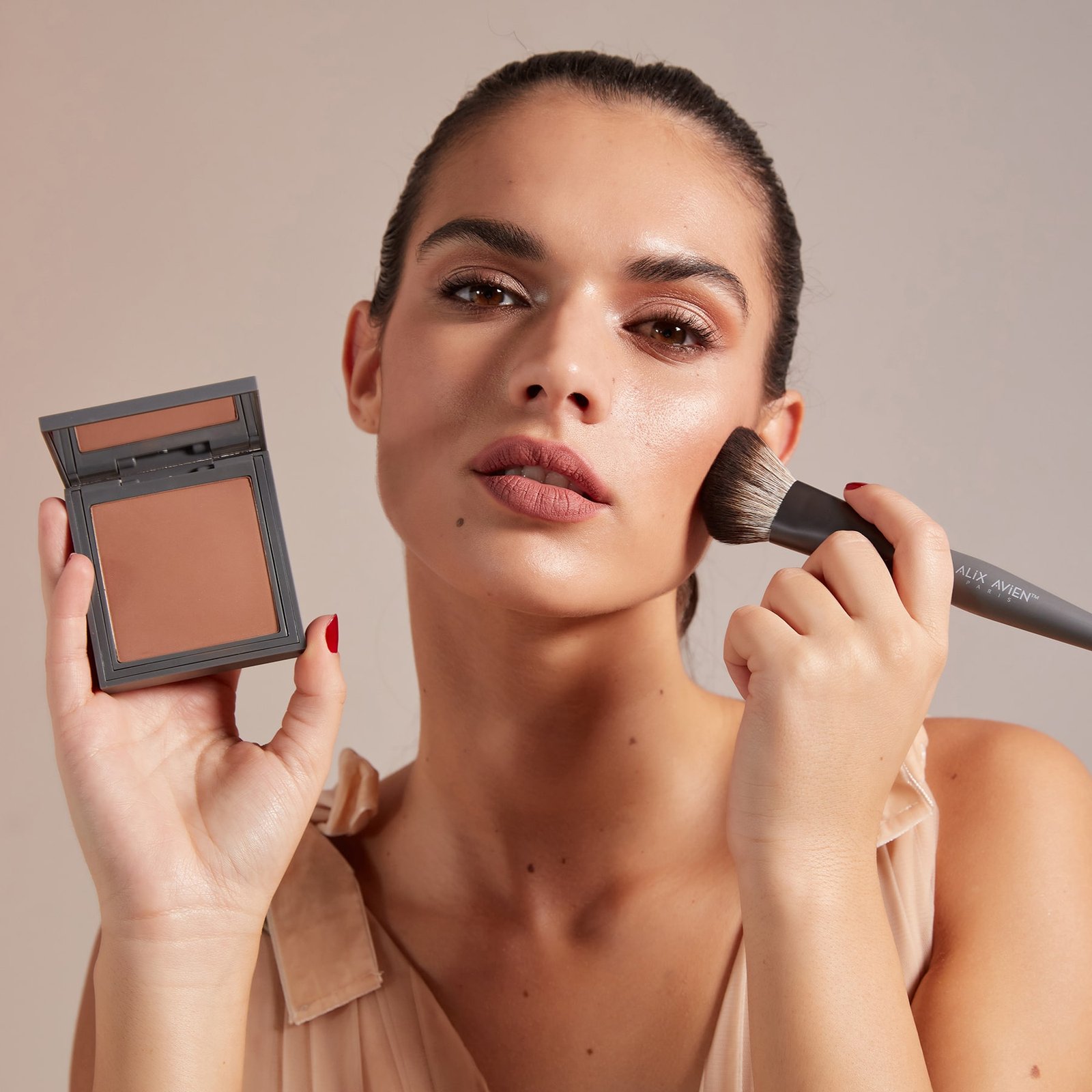 BRONZING POWDER 301 WARM TAN - Image 3