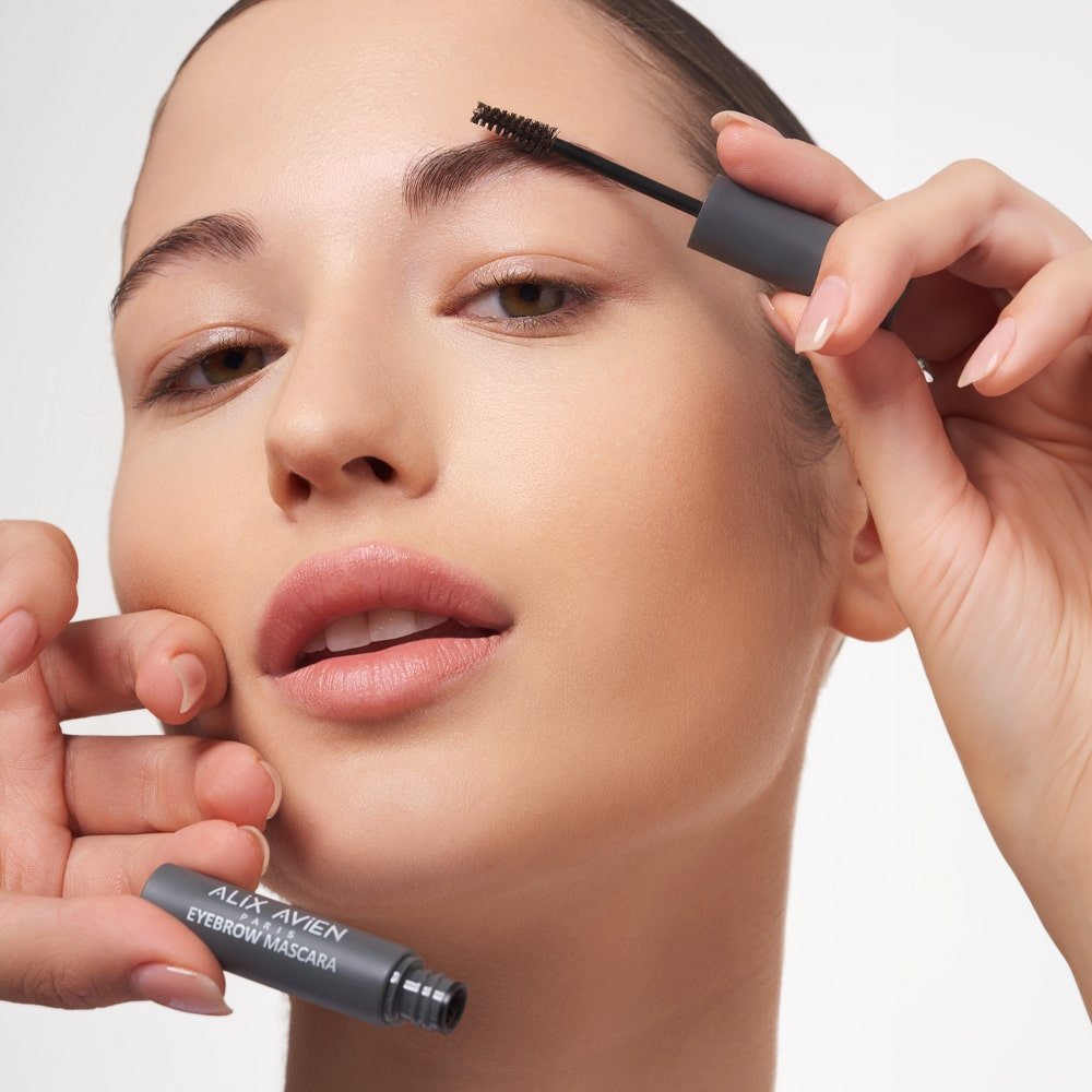 EYEBROW MASCARA 803 DEEP BROWN - Image 3